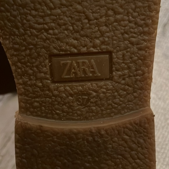 *LIKE NEW* Zara Youth Suede Leather Ankle Boots Size: EU 37 / US 5 Unisex - Picture 6 of 8